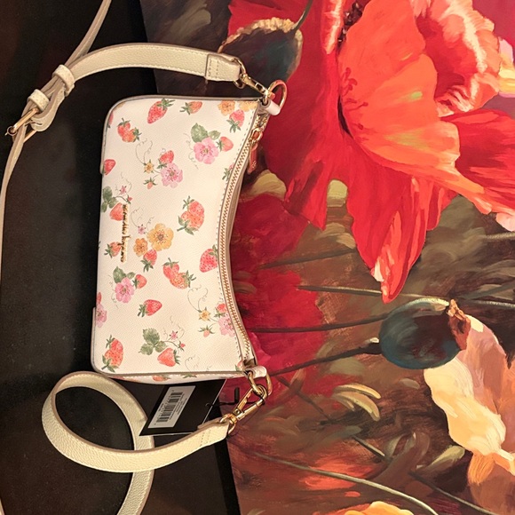 Nanette Lepore Handbags - NWT Nanette Lepore Floral Shoulder Bag - Cream and Pink adorable 🥰